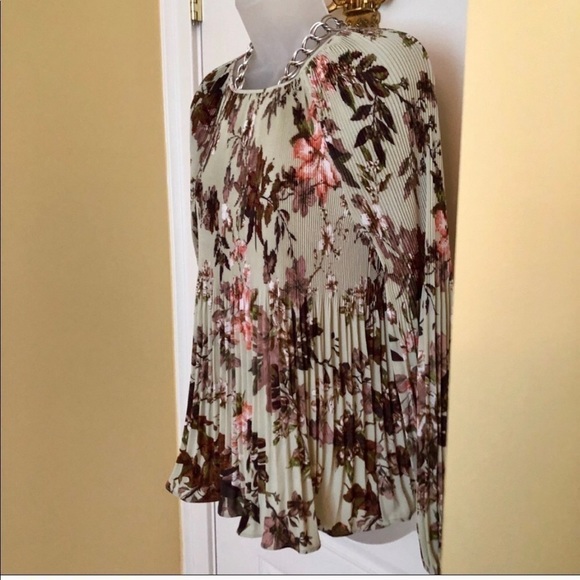 𝅺KAARI Blue Floral Top Brown Multi Color Lovely Mint NWT - Picture 6 of 8